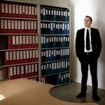 Jobskifte. Jens Madsen kommer fra en stilling i Bagmandspolitiet, og han afløser udskældte Jakob Scharf, der stoppede tidligere på måneden. 