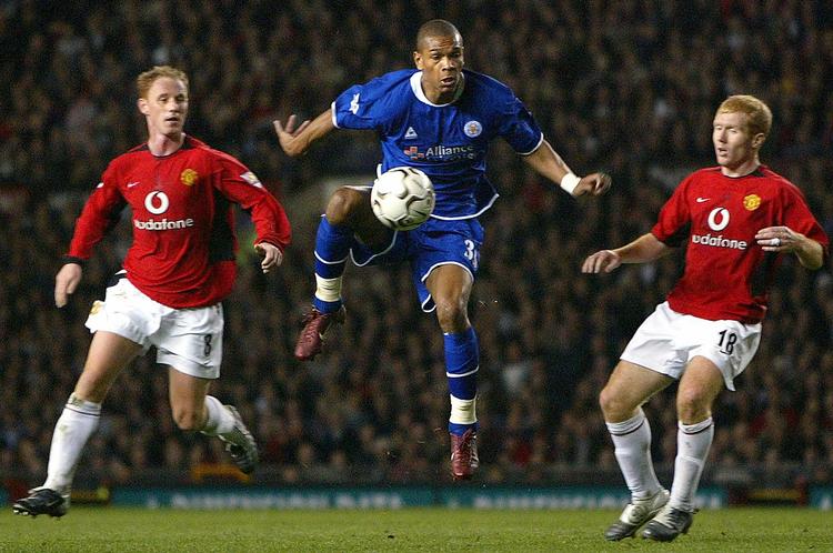 ritualer. Manchester Uniteds Nicky Butt og Paul Scholes (th) var begge udsat for grov chikane fra ældre holdkammerater, da de indledste deres seniorkarriere i klubben. 