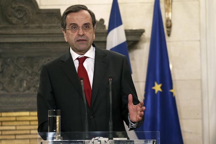Flertallet bag den græske premierminister, Antonis Samaras, er skrumpet fra 26  til dag bare 3 mandater. 