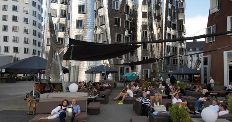 Livsnydere. Indbyggerne i Düsseldorf har adgang til et væld af kulturtilbud. 