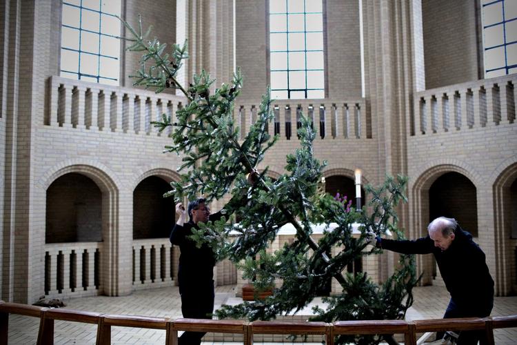 Juletid. Tro er afløst af tradition, og den skal med vold og magt opretholdes, skriver Christoffer Emil Bruun. 