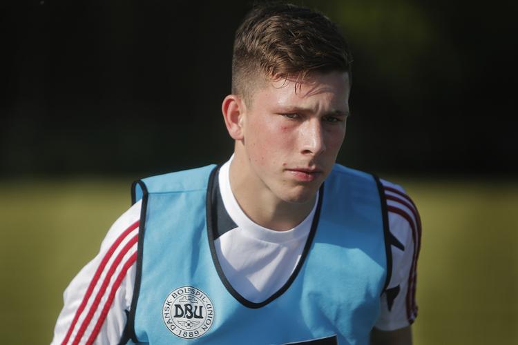 vindermentalitet. De unge stortalent fra Bayern München, Pierre-Emile Højbjerg savner kampvilje hos sine unge medspillere. 