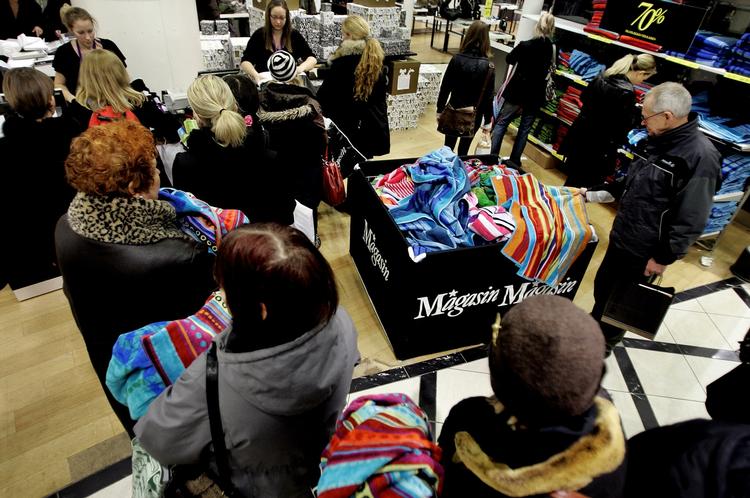 Juleshopping. 7 ud af 16 store danske detailkæder mærker øget svind i juletiden. 