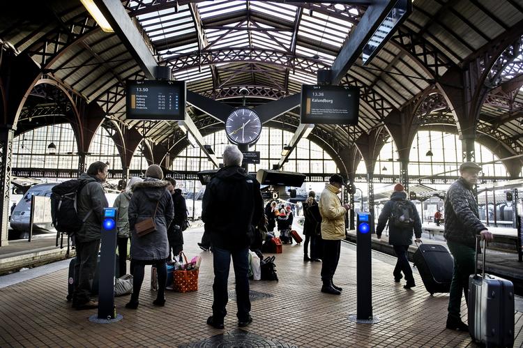 DSB kører efter lørdagsplanen juleaftensdag, og der er fra morgenen ikke meldinger om nogen uregelmæssigheder. 