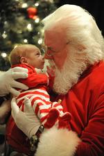 ...det var i alt fald hyggeligt, da han mødte 7 uger gamle Cooper Huston i New York.... 