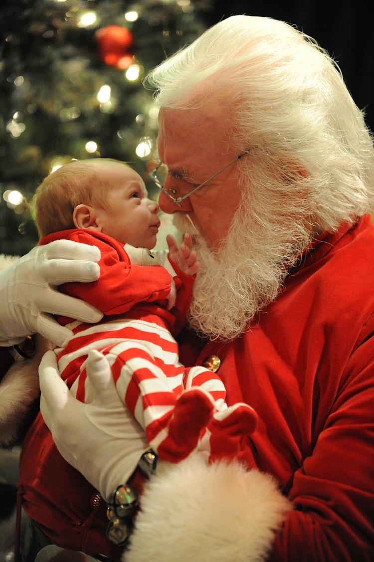 ...det var i alt fald hyggeligt, da han mødte 7 uger gamle Cooper Huston i New York.... 