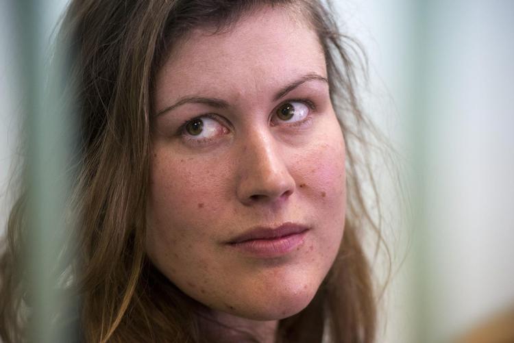 Løsladt. Den danske Greenpeace-aktivist Anne Mie Roer Jensen kan nu snart komme hjem. Tiltalen er formelt droppet. 