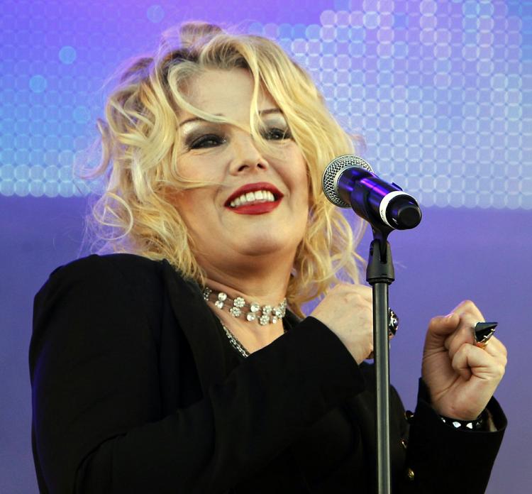 Ufiltreret. For et års tid siden brølesang Kim Wilde sit hit 'Kids in America' i toget på vej hjem fra en julefrokost. 