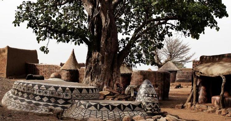 Forunderligt. Landsbyen Tiébélé i Burkina Faso kommer muligvis på Unescos liste over bevaringsværdig kulturarv. 