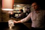Hjemtagen. På Tapasbaren i det indre København, giver de gæsterne mulighed for at få madrester med hjem i en såkaldt doggy bag. 