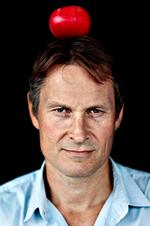 Iværksætter. Claus Meyer har fået megen anerkendelse for sit vidtfavnende virke. Han er bl.a. adjungeret professor på Københavns Universitet, udnævnt til Ridder af Dannebrog og årets æreshåndværker, årets frugtavler og årets københavner, har fået tildelt Kaffeprisen, Landbrugets Kulturpris og Grøntsagsprisen samt været formand for Rådet for Bedre Madkvalitet. 