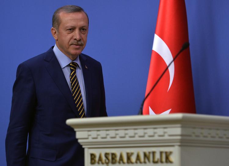 Korruptionsskandale. Recep Tayyip Erdogans regering står ifølge iagttagere i dens værste politiske krise nogensinde. 