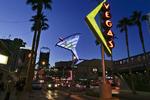 Hazardspil. Ørkenbyen Las Vegas i Nevada, USA, er bedst kendt for farverige hoteller, hazardspil og casinoer. Men nu altså også overordentligt ærlige taxachauffører. 