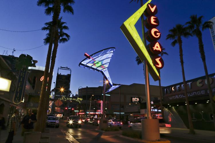 Hazardspil. Ørkenbyen Las Vegas i Nevada, USA, er bedst kendt for farverige hoteller, hazardspil og casinoer. Men nu altså også overordentligt ærlige taxachauffører. 