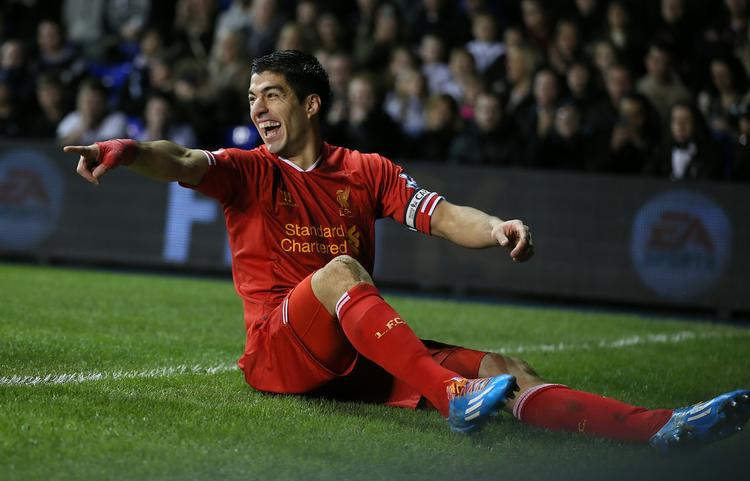 TOPSCORER. Uden at skulle spille Champions League har Luis Suarez bedre muligheder for at vinde Premier League med Liverpool, påpeger Jose Mourinho. 