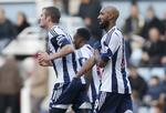 Provokation?. Angriberen Nicolas Anelka fejrede sit første mål i dagens 3-3-kamp mellem West Bromwich og West Ham med det såkaldte 'quennelle'-håndtegn. 