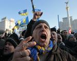Utilfredshed. Tusindvis af vrede ukrainere viser i dag deres utilfredshed med præsident Janukovitj og den ukrainske regering. 