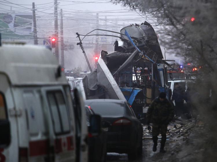 Angreb. Endnu et bombeangreb har ramt den russiske by Volgograd tidligt mandag morgen.Det fandt sted i en sporvogn, og mindst 10 personer meldes dræbt. 