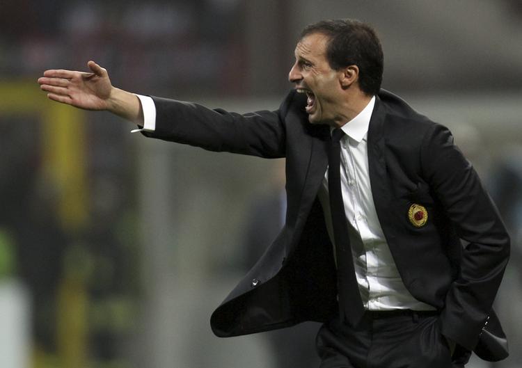 Skifte. Massimiliano Allegri stopper som træner i AC Milan. 