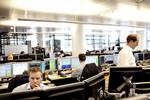 guldgrube. Danske Bank er en af de banker, som tjener på, at antallet af danske velhavere er steget: Fra 2000 til 2012 er antallet af danskere med en indtægt over en million om året vokset med 60 procent til godt 64.000 personer. 