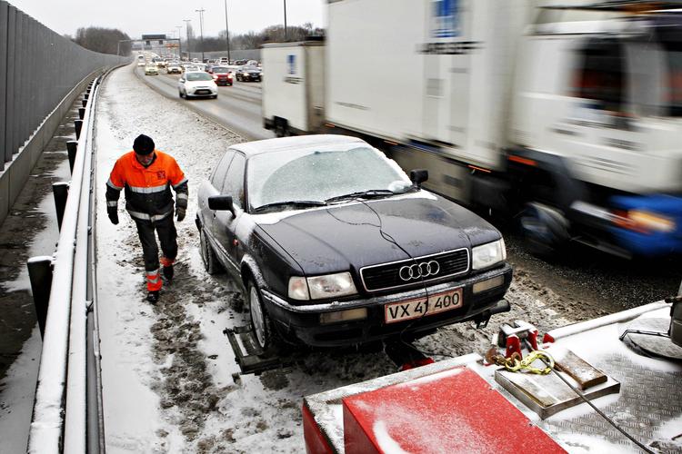 Test. Nødsporet på Hillerødmotorvejen lægger asfalt til et nyt forsøg. 