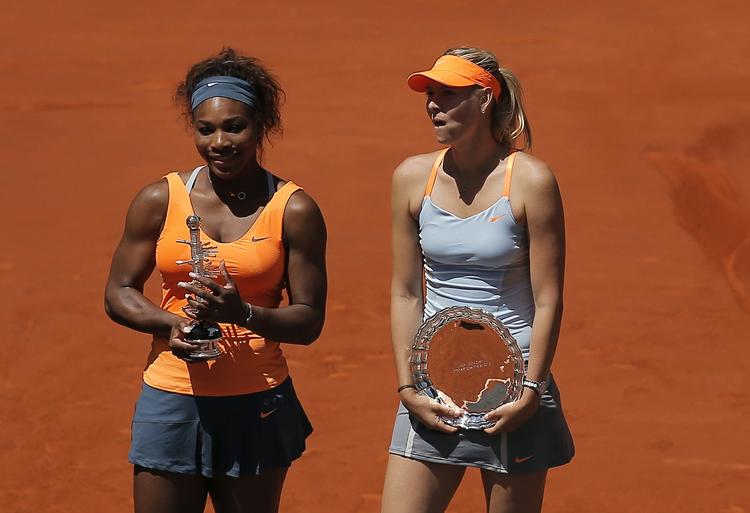 finalister. Siden 2004 har Serena Williams (tv.) vundet samtlige indbyrdes kampe mod Maria Sharapova. 