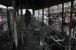angreb. Billedet fra Aleppo i det nordlige Syrien viser en bus, der 31. december blev ramt af en bombe fra et syrisk kampfly. Adskillige af passagererne blev dræbt, og bussen udbrændte. Netop Aleppo er i øjeblikket udsat for nogle af de mest voldsomme angreb siden borgerkrigens start i 2011. 