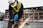 Fodslag. Både kranførere og jord- og betonarbejdere fra NCC har ifølge dem selv og ledelsen stor gavn af, at entreprenørvirksomheden har indført ugentlige møder, der skal gøre arbejdet lettere. Det skaber en følelse af medejerskab, lyder det. 