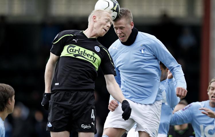 Superligaklar? Pontus Jansson (tv) i nærkamp med OB's Hans Henrik Andreasen i en træningskamp for små to år siden. 