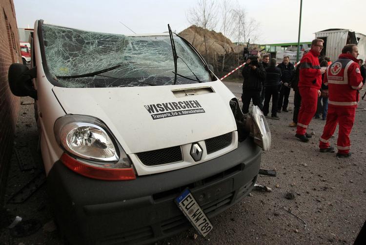 Krigslevn. En bombe fra Anden Verdenskrig eksploderede fredag i udkanten af Euskirchen, der ligger i den tyske delstat Nordrhein-Westfalen omkring 25 kilometer sydvest for Bonn. 