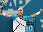 Finalist. Hewitt er blot nummer 60 på ranglisten, hvor Federer er nummer 6. 