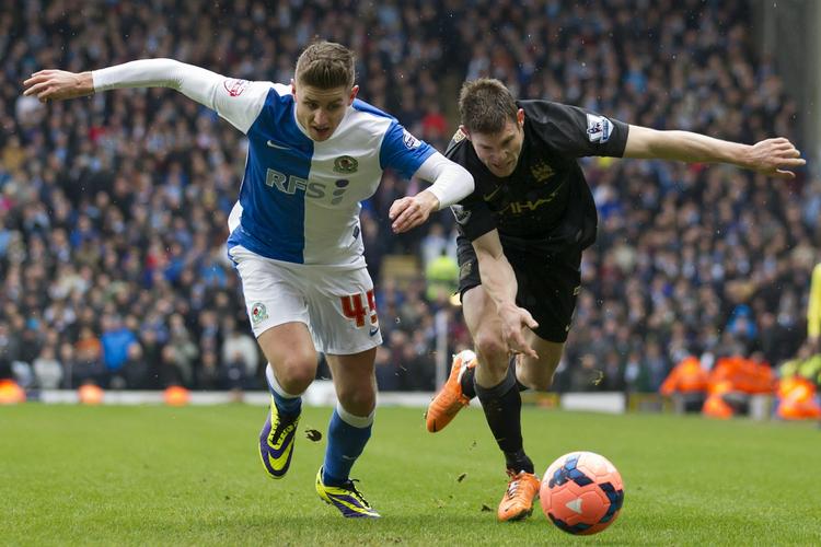 Ligemænd. Blackburn og Tom Cairney (tv) spillede effektivt mod City og James Milner. 