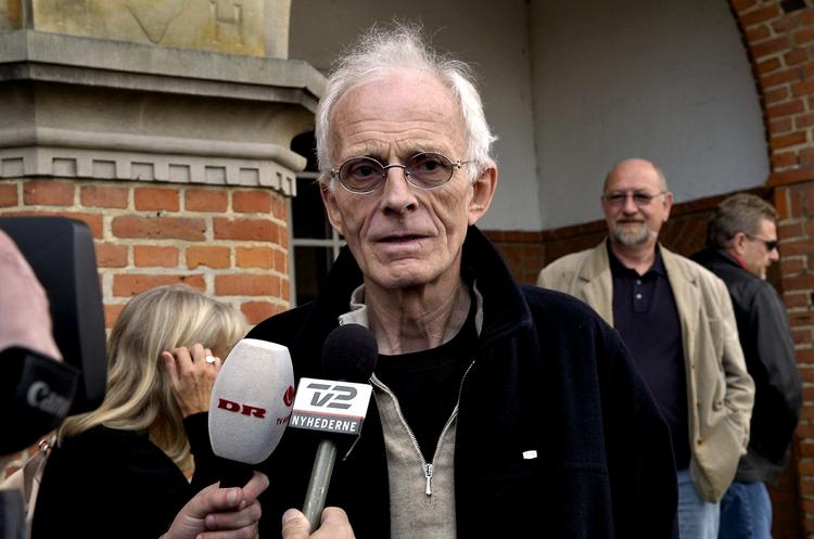 Eftersøgt. Mogens Amdi Petersen og de fire øvrige Tvind-ledere er eftersøgt, fordi de er udeblevet fra retsmøder ved Vestre Landsret. 