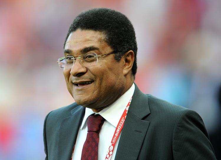 Dødsfald. Ved VM i fodbold i 1966 blev Eusebio  topscorer for Portugal med ni mål og hjalp holdet til en tredjeplads. Året forinden blev han kåret til både den bedste spiller i Europa og i resten af verden. Han nåede at spille 64 landskampe, hvor det blev til 41 mål. 