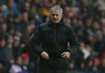 Opråb. Mourinho er glad for at arbejde i England, men ærgrer sig over, at der ikek er plads til mange af de dygtige lokale. 