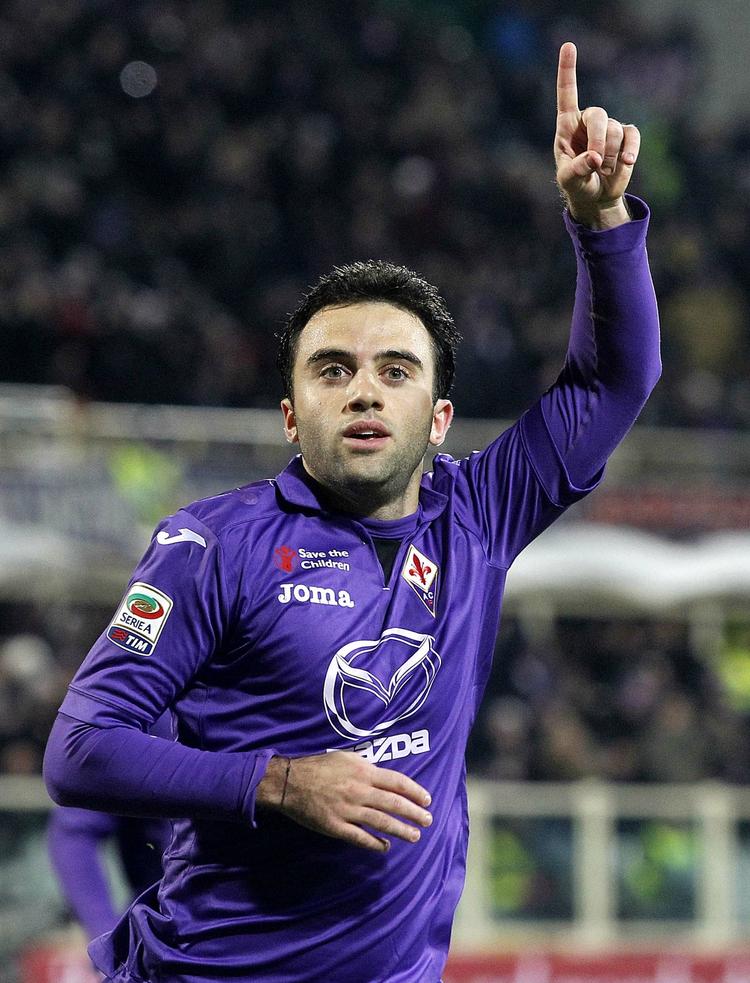 Vandrefugl. Rossi er født i USA, men er blevet fodboldopdraget i Parma og Manchester United. Han har også spillet for Newcastle og spanske Villarreal. 