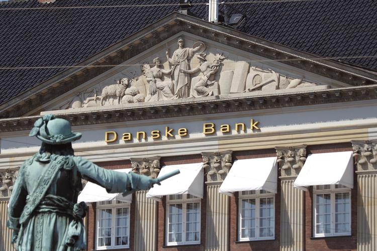 utilfredse. Danske Bank ligger isoleret i bunden på listen over kundernes tilfredshed med de store banker. 