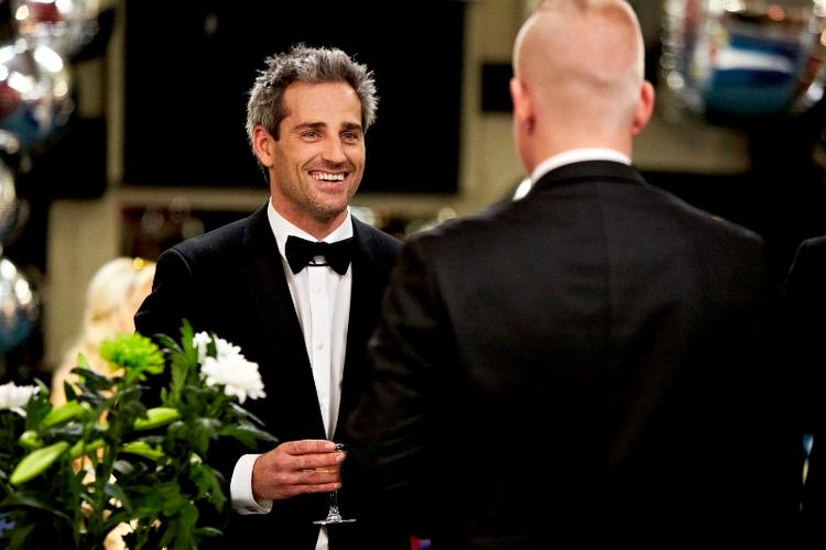 Overraskelse. Oliver Bjerrehuus flyttede ind sammen med de nye beboere, men selv et modeltrækplaster har ikke været nok. 