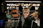 pengemaskine. Travlhed i Bilka i Fields. Bilka er en af de butikskæder, som A.P. Møller - Mærsk har tjent mange penge på gennem sine aktier i Dansk Supermarked. 