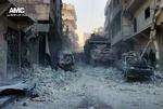 Ødelæggende. En gade i Syriens største by, Aleppo, viser, hvad borgerkrigen gør ved landet. En fredskonference skal bringe våbnene til tavshed. 