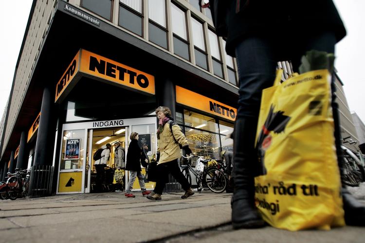 Aktiesalg. Mærsk har netop offentliggjort, at de sælger nogle af deres aktier i den danske detailgigant Dansk Supermarked. 