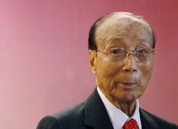 Sund. Run Run Shaw holdt sig sund med qigong og dyr ginseng. Han står bag en række af de største kung fu-film gennem tiden og har Quentin Tarantino som beundrer. 