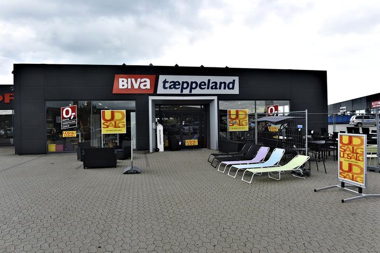 nedtur. BivaTæppeland måtte give op i sommers. Hurtigt blev Tæppeland solgt, mens ingen har villet købe Biva, som derfor er lukket. 