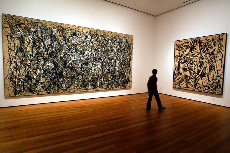 Ære. Det største, der kan overgå en kunstner, er hverken at blive indkøbt af et museum eller beskrevet i en stor bog af en berømt kunsthistoriker. Det er at blive forfalsket. Her ses en ægte Jackson Pollock på MoMA i New Yoork. Den forfalskede Pollock kan ses i artiklen. 