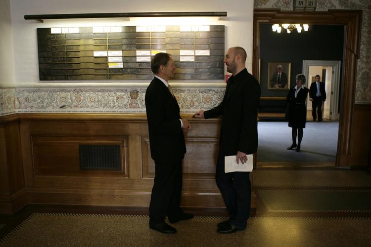 JOBSKIFTE. Christian Hüttemeier (th) skal i fremtiden være manden, som skal hjælpe Lars Løkke Rasmussen (V) med at navigere i presselandskabet. 
