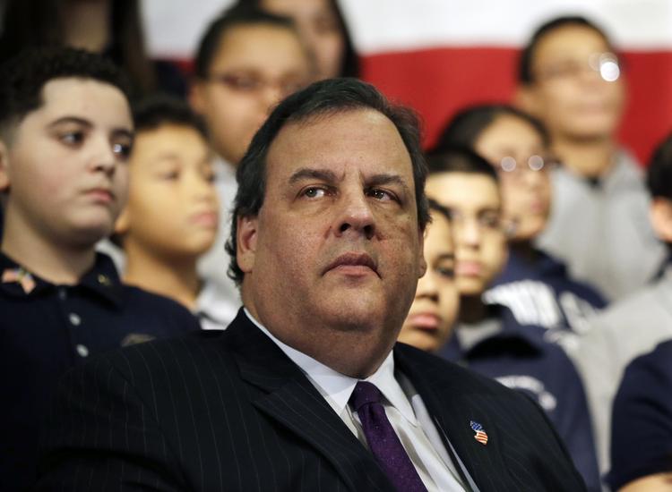 MODVIND. Guvernør i New Jersey Chris Christie benægter fortsat beskyldningerne om en politisk hævnaktion i forbindelse med lukningen af George Washington Bridge i september. Sagen er alvorlig for guvernøren, som ifølge flere amerikanske medier arbejder på at stille op til det republikanske primærvalg forud for præsidentvalgkampen. 