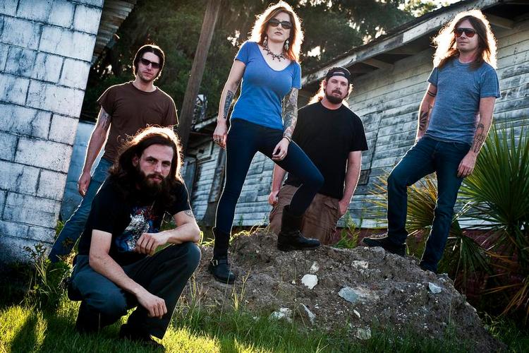 Tungt. På søndag står Kylesa fra Georgia klar til at rive et vinterramt København op ved roden. 