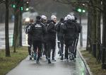 Vinter. FCK-spillerne indledte forberedelserne til forårssæsonen med den traditionelle løbetur på Frederiksberg. 