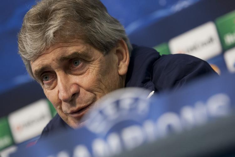 hædret. Den lavmælte chilenske træner i Manchester City, Manuel Pellegrini, har fået samling på superstjernerne i klubben. 