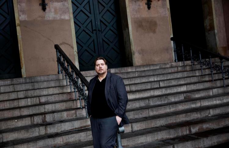 Gadeteater. Trappen ved Domhuset var en scene for Nicolas Bro og hans venner. 